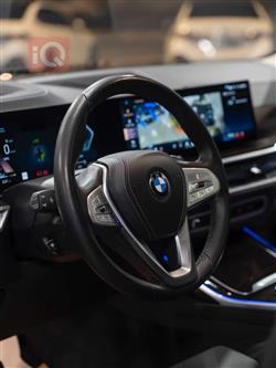 بی ئێم دەبڵیو X7